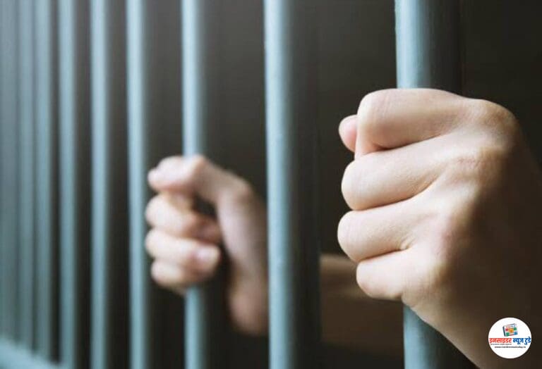 चाकू लेकर मचा रहा था आतंक, पुलिस ने दबोचा