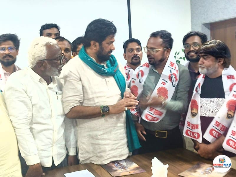 तिरोडा नगरपरिषदेच्या निवडणुकीत पहिल्यांदाच प्रहारचे चिन्ह दिसणार तिरोडा नगरपरिषदेच्या निवडणुकीत पहिल्यांदाच प्रहारचे चिन्ह दिसणार