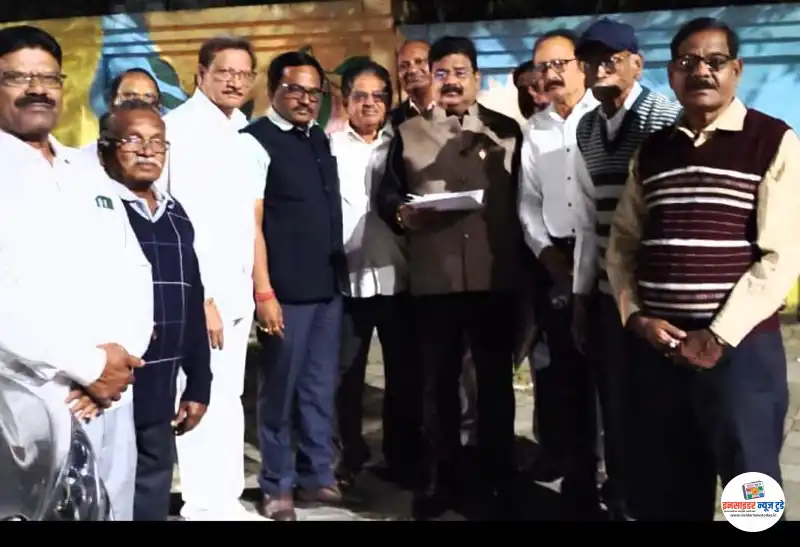नगर परिषद शिक्षकांचा वाली कोण? नगरपरिषदेतील शिक्षकांची वेतनासाठी वणवण नगर परिषद शिक्षकांचा वाली कोण? नगरपरिषदेतील शिक्षकांची वेतनासाठी वणवण
