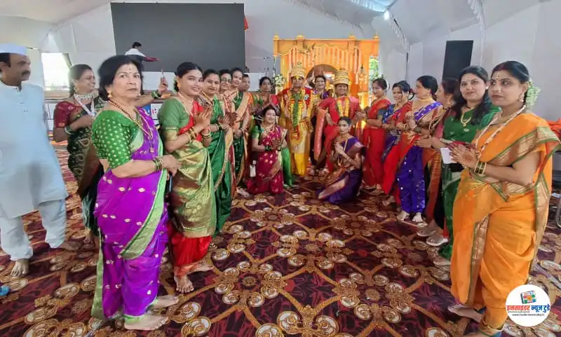 माऊली समूहाने “पाऊल भजन” ह्या संगीत नृत्य सादरीकरणाने सर्वांचे मन जिंकले माऊली समूहाने “पाऊल भजन” ह्या संगीत नृत्य सादरीकरणाने सर्वांचे मन जिंकले