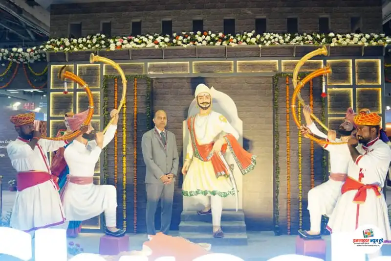 महाराष्ट्राचे दालन राष्ट्रीय राजधानीत राज्याचा ऐतिहासिक वारसा आणि आधुनिक उद्योगशक्ती अधोरेखित करते – निवासी आयुक्त (गुंतवणूक) सुशील गायकवाड महाराष्ट्राचे दालन राष्ट्रीय राजधानीत राज्याचा ऐतिहासिक वारसा आणि आधुनिक उद्योगशक्ती अधोरेखित करते – निवासी आयुक्त (गुंतवणूक) सुशील गायकवाड