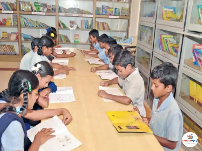लहान मुलांमध्ये वाचन संस्कृती वाढविण्याकरिता मनपाचा पुढाकार लहान मुलांमध्ये वाचन संस्कृती वाढविण्याकरिता मनपाचा पुढाकार