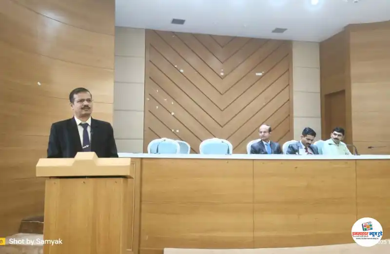 विधि व न्याय विभागाच्या वतीने मंत्रालयात संविधान दिनी प्रबोधन कार्यक्रम विधि व न्याय विभागाच्या वतीने मंत्रालयात संविधान दिनी प्रबोधन कार्यक्रम