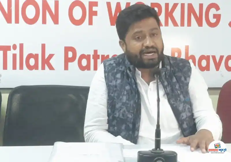 आष्टी जिल्हा बीड येथील मनोज चौधरी यांचा आरोप आष्टीचे आमदार सुरेश धस यांची आमदारकी रद्द करण्याची मागणी आष्टी जिल्हा बीड येथील मनोज चौधरी यांचा आरोप आष्टीचे आमदार सुरेश धस यांची आमदारकी रद्द करण्याची मागणी