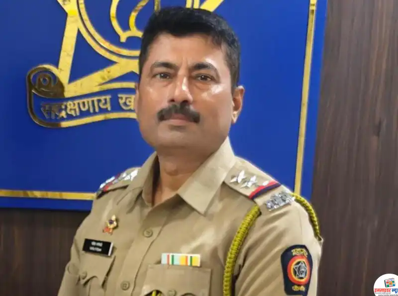 भाईगिरी’ सुटली, आता देशभक्तीची गोडी; न्यू कामठी पोलिसांचा गुन्हेगारी रोखण्यासाठी ओपरेशन थंडर अंतर्गत ‘डिजिटल’ सर्जिकल स्ट्राईक भाईगिरी’ सुटली, आता देशभक्तीची गोडी; न्यू कामठी पोलिसांचा गुन्हेगारी रोखण्यासाठी ओपरेशन थंडर अंतर्गत ‘डिजिटल’ सर्जिकल स्ट्राईक