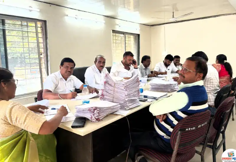 तहसील कार्यालय मौदा येथे श्रावणबाळ व संजय गांधी निराधार समितीची सभा तहसील कार्यालय मौदा येथे श्रावणबाळ व संजय गांधी निराधार समितीची सभा