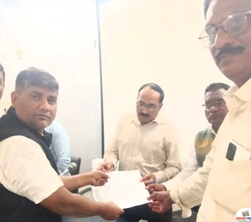 खतावरील लिंकिंग (ब्लॅकमेलिंग)बंद करून युरिया उपलब्ध करून देण्यासाठी मौदा तालुक्यातील कृषी केंद्र संचालकांचे जिल्हा कृषी अधीक्षक यांना निवेदन खतावरील लिंकिंग (ब्लॅकमेलिंग)बंद करून युरिया उपलब्ध करून देण्यासाठी मौदा तालुक्यातील कृषी केंद्र संचालकांचे जिल्हा कृषी अधीक्षक यांना निवेदन