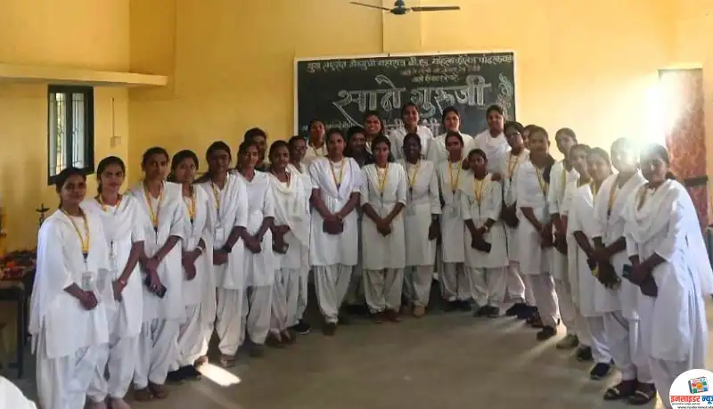 स्थानिक युवा राष्ट्रसंत भैय्यूजी महाराज बी.एड. (महिला) कॉलेज येथे साने गुरुजी यांची जयंती साजरी स्थानिक युवा राष्ट्रसंत भैय्यूजी महाराज बी.एड. (महिला) कॉलेज येथे साने गुरुजी यांची जयंती साजरी