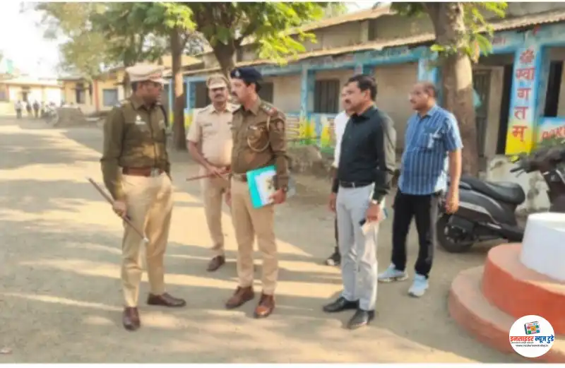 पोलीस अधिक्षक, नागपुर ग्रामीण जिल्हा यांनी पोलीस स्टेशन नरखेड आणि कोंढाळी हद्दीतील मतदान केंद्रांना दिली भेट पोलीस अधिक्षक, नागपुर ग्रामीण जिल्हा यांनी पोलीस स्टेशन नरखेड आणि कोंढाळी हद्दीतील मतदान केंद्रांना दिली भेट