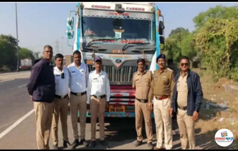 अवैधरित्या रेतीची चोरटी वाहतुक करणाऱ्यावर गुन्हा नोंद आरोपी अटक, मौदा पोलीसांची कामगिरी अवैधरित्या रेतीची चोरटी वाहतुक करणाऱ्यावर गुन्हा नोंद आरोपी अटक, मौदा पोलीसांची कामगिरी