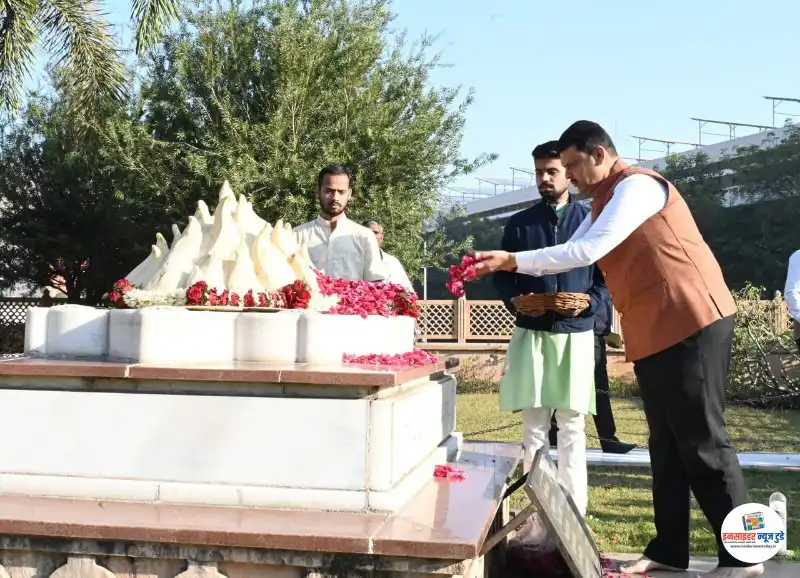 मुख्यमंत्रीदेवेंद्रफडणवीसआणिउपमुख्यमंत्रीएकनाथशिंदे(2)_copy_800x578