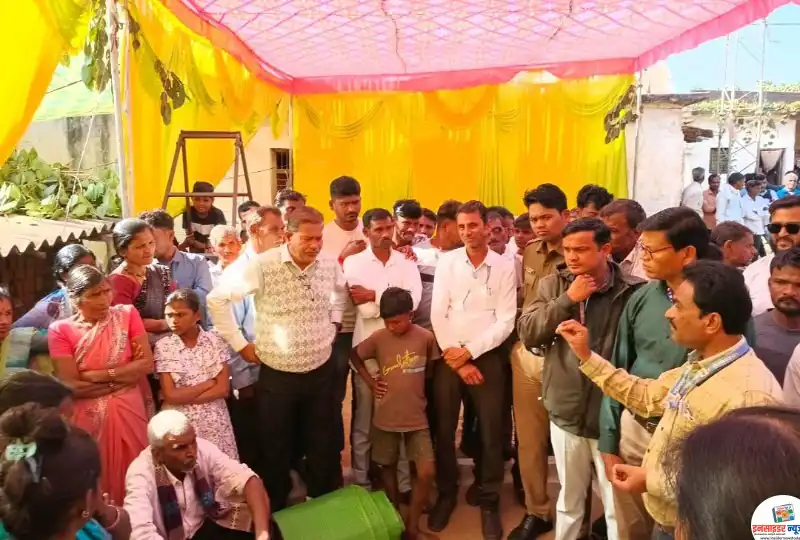 नवरदेव बोहल्यावर चढण्यापूर्वीच थांबविण्यात आला बालविवाह.. नवरदेव बोहल्यावर चढण्यापूर्वीच थांबविण्यात आला बालविवाह..