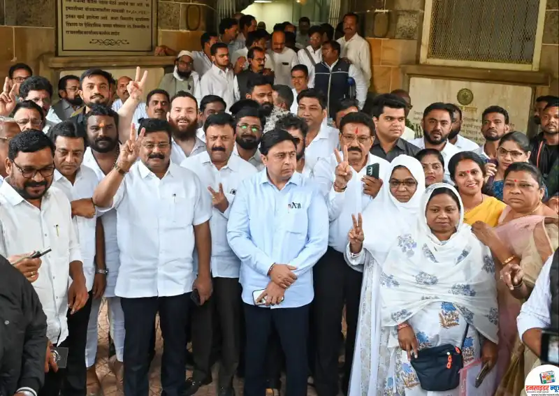 काँग्रेसची आघाडी नोंदणी! काँग्रेसची आघाडी नोंदणी!