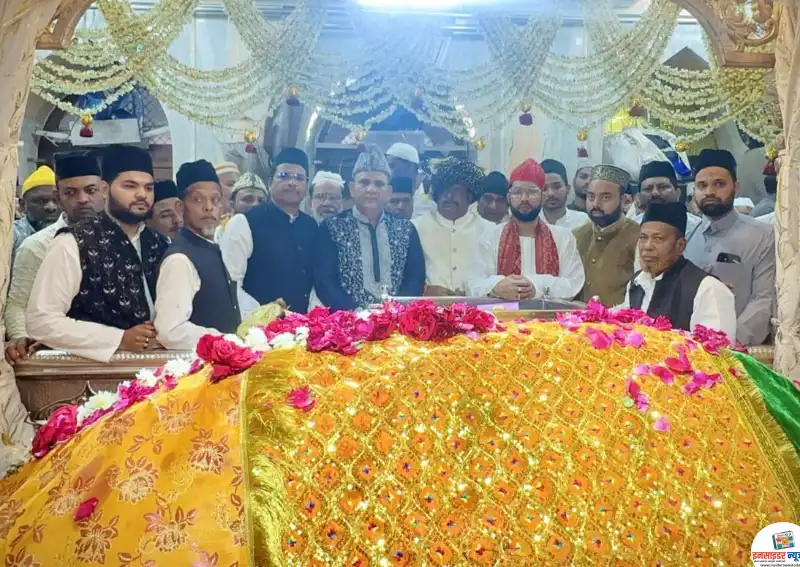 हजरत बाबा ताजुद्दीन ट्रस्ट की ओर से प्रतिदिन विविध धार्मिक कार्यक्रमों का आयोजन हजरत बाबा ताजुद्दीन ट्रस्ट की ओर से प्रतिदिन विविध धार्मिक कार्यक्रमों का आयोजन