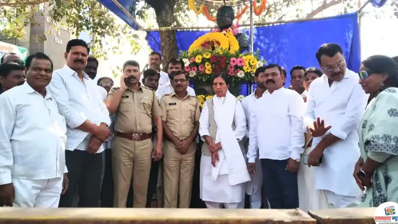 लोकप्रिय बाबू हरदास एल एन व कर्मवीर ऍड दादासाहेब कुंभारे पुण्यस्मूर्ती निमित्त अभिवादन लोकप्रिय बाबू हरदास एल एन व कर्मवीर ऍड दादासाहेब कुंभारे पुण्यस्मूर्ती निमित्त अभिवादन