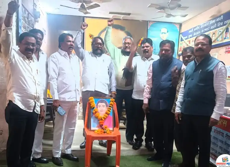 सावित्रीबाई फुले यांचे शैक्षणिक धोरण संविधानाच्या पानावर आले म्हणून फुले दांपत्याचा कार्याचे सोनं झाले – कवि तन्हा नागपुरी सावित्रीबाई फुले यांचे शैक्षणिक धोरण संविधानाच्या पानावर आले म्हणून फुले दांपत्याचा कार्याचे सोनं झाले – कवि तन्हा नागपुरी