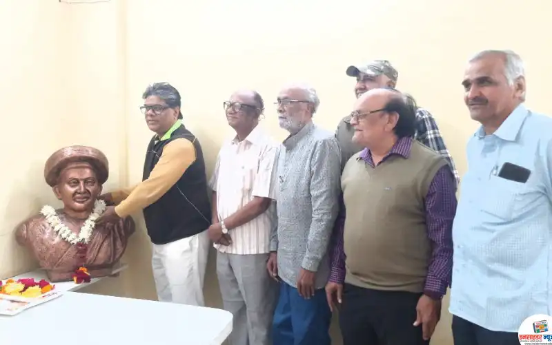 टिळक पत्रकार भवनात आचार्य जांभेकर जयंती टिळक पत्रकार भवनात आचार्य जांभेकर जयंती