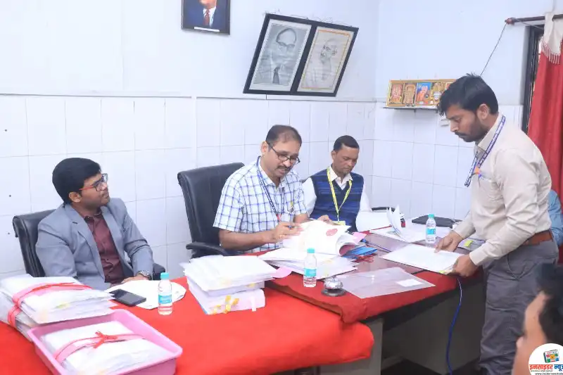 मुख्य निवडणूक निरीक्षकांची भेट, स्ट्राँग रूमची पाहणी व निवडणूक विषयक बाबींचा आढावा मुख्य निवडणूक निरीक्षकांची भेट, स्ट्राँग रूमची पाहणी व निवडणूक विषयक बाबींचा आढावा