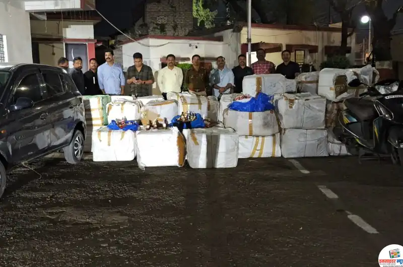 कन्हाळगावात बनावट दारू रॅकेटचा पर्दाफाश; २ अटक, १९.५७ लाखांचा मुद्देमाल जप्त कन्हाळगावात बनावट दारू रॅकेटचा पर्दाफाश; २ अटक, १९.५७ लाखांचा मुद्देमाल जप्त