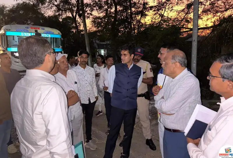 औद्योगिक विकासाला गती देण्यासाठी जिल्हाधिकारी विकास मिना यांच्याकडून एमआयडीसी व वीज केंद्राची पाहणी औद्योगिक विकासाला गती देण्यासाठी जिल्हाधिकारी विकास मिना यांच्याकडून एमआयडीसी व वीज केंद्राची पाहणी