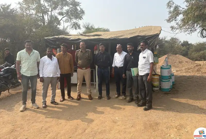 पोलीस स्टेशन खापा आणि महसुल अधिकरी यांची संयुक्तपणे गोसेवाडी रेती घाटास भेट पोलीस स्टेशन खापा आणि महसुल अधिकरी यांची संयुक्तपणे गोसेवाडी रेती घाटास भेट
