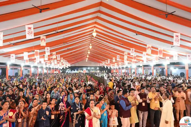 आ. सुधीर मुनगंटीवार यांच्या संकल्पनेतील भव्य श्रीरामकथेला अलोट गर्दी आ. सुधीर मुनगंटीवार यांच्या संकल्पनेतील भव्य श्रीरामकथेला अलोट गर्दी