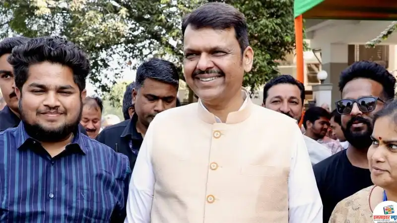 आता मुंबईचा महापौर कोण होणार? फडणवीसांचं सर्वात मोठं विधान; म्हणाले, मुंबईत… आता मुंबईचा महापौर कोण होणार? फडणवीसांचं सर्वात मोठं विधान; म्हणाले, मुंबईत…