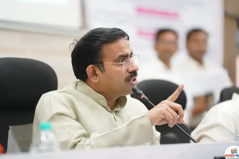 भंडाऱ्यात ‘गाळमुक्त धरण-गाळयुक्त शिवार’ योजनेचा श्रीगणेशा; आमदार डॉ. परिणय फुके यांनी घेतला आढावा भंडाऱ्यात ‘गाळमुक्त धरण-गाळयुक्त शिवार’ योजनेचा श्रीगणेशा; आमदार डॉ. परिणय फुके यांनी घेतला आढावा