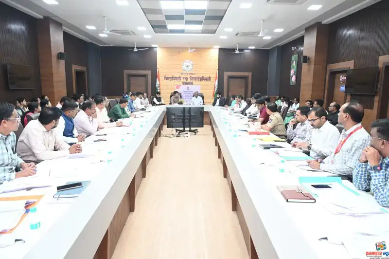 लोकसेवा हक्क अधिनियमांतर्गत जिल्हा स्तरीय आढावा बैठक लोकसेवा हक्क अधिनियमांतर्गत जिल्हा स्तरीय आढावा बैठक