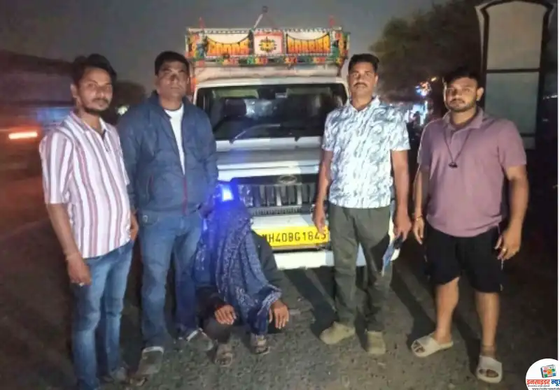 जनावरांची अवैध वाहतूक करणाऱ्यांवर जवाहरनगर पोलिसांची मोठी कारवाई; ५.५० लाखांचा मुद्देमाल जप्त जनावरांची अवैध वाहतूक करणाऱ्यांवर जवाहरनगर पोलिसांची मोठी कारवाई; ५.५० लाखांचा मुद्देमाल जप्त