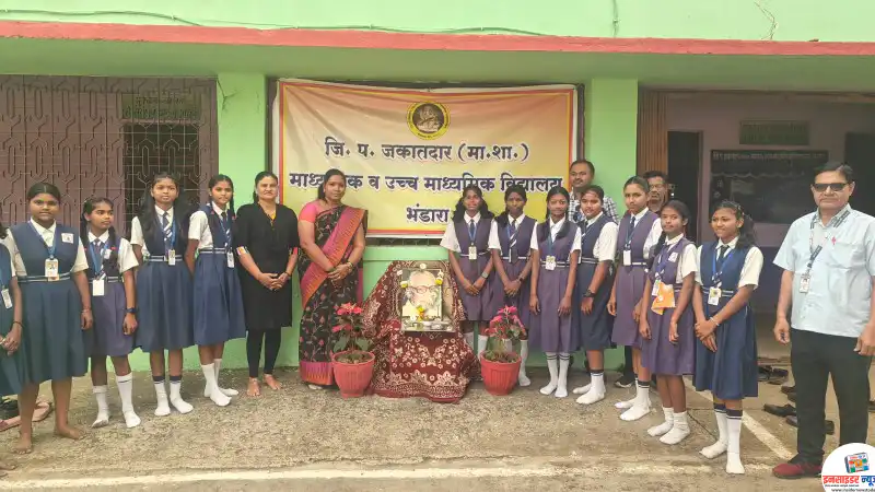 जकातदार विद्यालयात घुमला मायबोलीचा जयघोष: मराठी गौरव दिनानिमित्त विविध उपक्रम जकातदार विद्यालयात घुमला मायबोलीचा जयघोष: मराठी गौरव दिनानिमित्त विविध उपक्रम