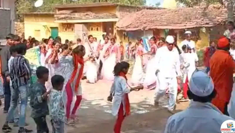 जय गजानन ,श्री गजानन च्या गजरात दुमदुमली अवघी कोदामेंढी नगरी जय गजानन ,श्री गजानन च्या गजरात दुमदुमली अवघी कोदामेंढी नगरी