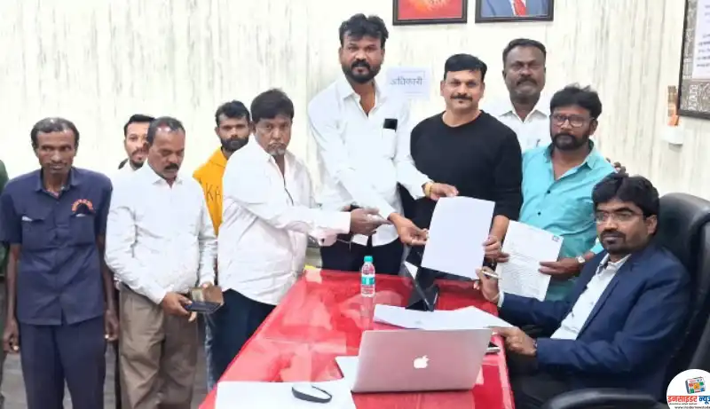 ड्रॅगन पॅलेसच्या विस्तारावर टाच? न्यायालयीन इमारतीच्या प्रस्तावामुळे कामठीत संतापाची लाट ड्रॅगन पॅलेसच्या विस्तारावर टाच? न्यायालयीन इमारतीच्या प्रस्तावामुळे कामठीत संतापाची लाट