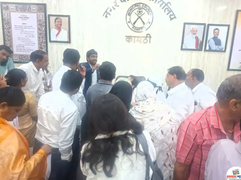 रमजान महिन्याच्या पार्श्वभूमीवर कामठी नगर परिषद च्या वतीने फॉगिंग मशीनने फवारणी सुरू करा- विरोधी गट नेता काशीनाथ प्रधान रमजान महिन्याच्या पार्श्वभूमीवर कामठी नगर परिषद च्या वतीने फॉगिंग मशीनने फवारणी सुरू करा- विरोधी गट नेता काशीनाथ प्रधान