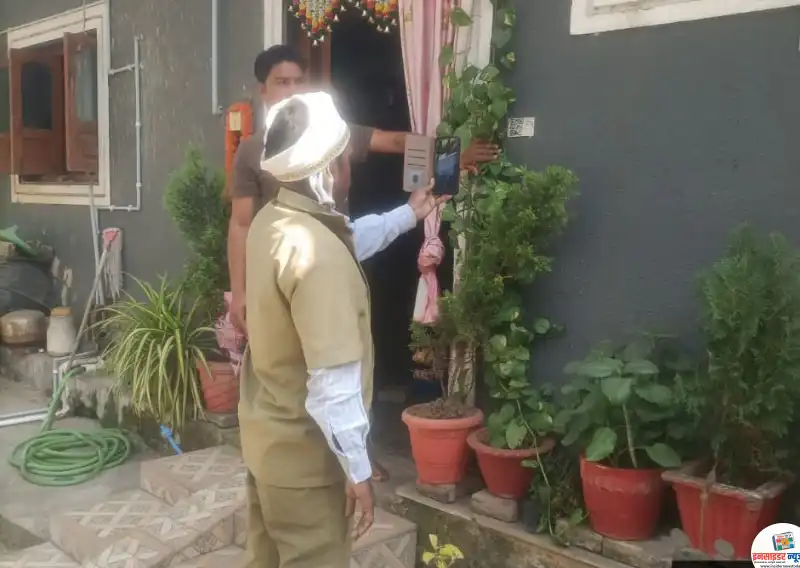 घरोघरी लावलेल्या बारकोड स्कॅनिंग मोहिमेस प्रारंभ घरोघरी लावलेल्या बारकोड स्कॅनिंग मोहिमेस प्रारंभ