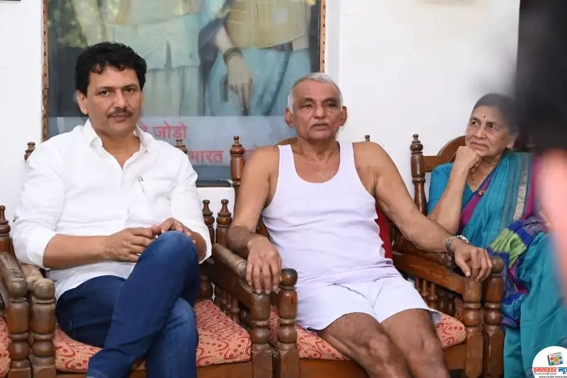 आरोग्यमंत्री प्रकाश आबिटकर यांची हेमलकसा येथे लोकबिरादरी प्रकल्पाला भेट आरोग्यमंत्री प्रकाश आबिटकर यांची हेमलकसा येथे लोकबिरादरी प्रकल्पाला भेट