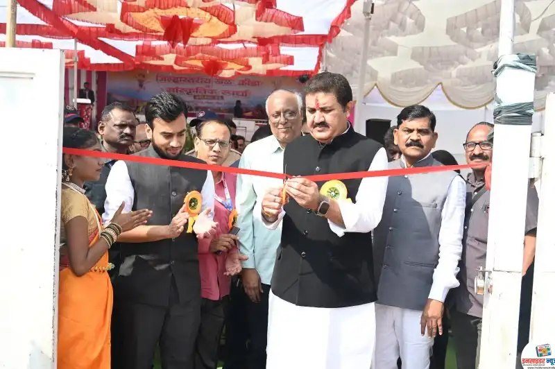 जिल्हास्तरीयखेळ,क्रीडावसांस्कृतिकस्पर्धेचेपालकमंत्र्यांच्याहस्तेउद्घाटन3_copy_800x532