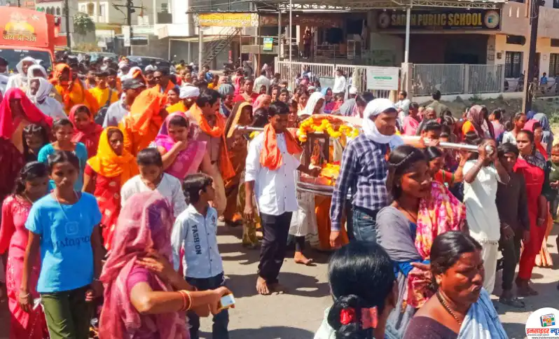कन्हान ते शिर्डी भव्य पालखी पदयात्रेचे कन्हान शहरात भव्य स्वागतासह पुढे प्रस्थान कन्हान ते शिर्डी भव्य पालखी पदयात्रेचे कन्हान शहरात भव्य स्वागतासह पुढे प्रस्थान