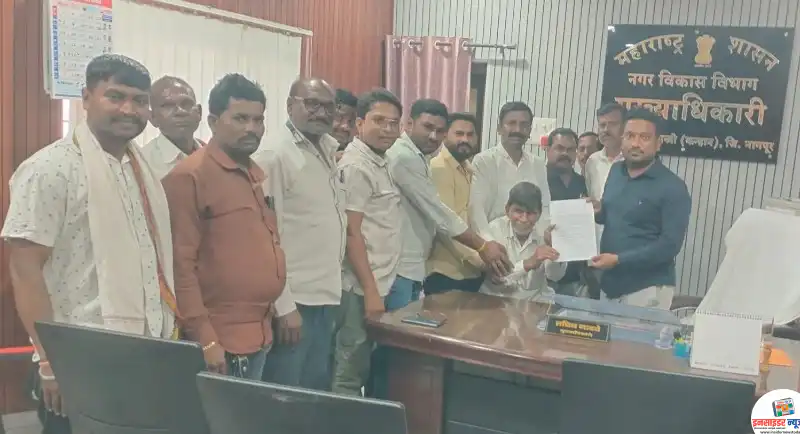 थकीत घरकरावर २ टक्के प्रतिमहिना व्याजा विरोधात नागरिकांचे निवेदन थकीत घरकरावर २ टक्के प्रतिमहिना व्याजा विरोधात नागरिकांचे निवेदन
