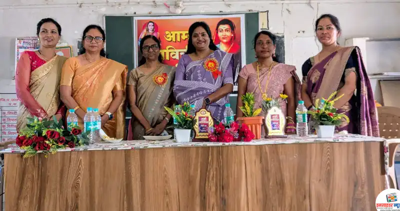 आम्ही सावित्रीच्या लेकी ग्रुपद्वारे महिला दिन उत्साहात साजरा आम्ही सावित्रीच्या लेकी ग्रुपद्वारे महिला दिन उत्साहात साजरा