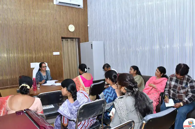 महापालिका शाळांच्या शैक्षणिक गुणवत्तेसाठी मनपाचा मोठा निर्णय; आगामी सत्रात इंग्रजी शिक्षकांची भरती व सेमी-इंग्रजीचे वर्ग महापालिका शाळांच्या शैक्षणिक गुणवत्तेसाठी मनपाचा मोठा निर्णय; आगामी सत्रात इंग्रजी शिक्षकांची भरती व सेमी-इंग्रजीचे वर्ग