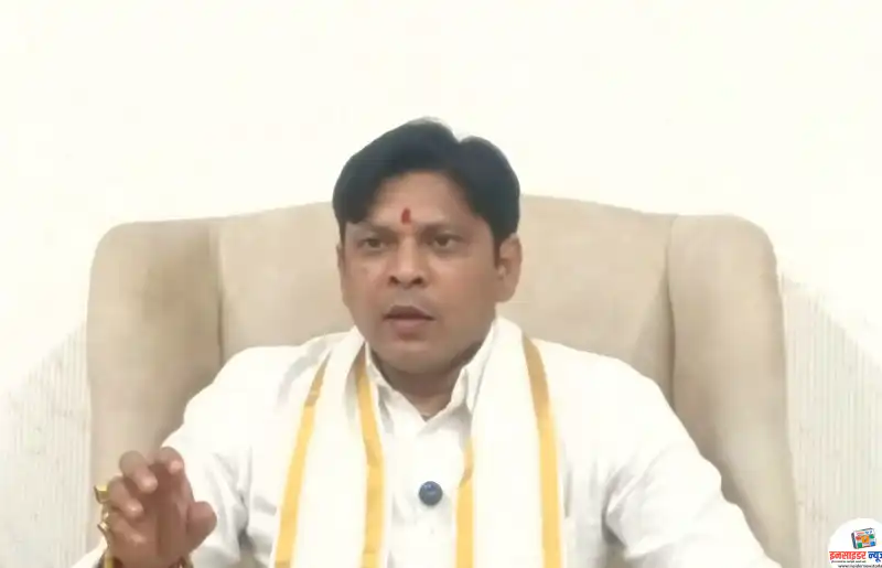 शिरपूर आरटीओ चेक पोस्टवर अवैध वसुलीचा ‘सिंडिकेट’ पुन्हा उघड; खासदार डॉ. प्रशांत पडोळे यांची धाड शिरपूर आरटीओ चेक पोस्टवर अवैध वसुलीचा ‘सिंडिकेट’ पुन्हा उघड; खासदार डॉ. प्रशांत पडोळे यांची धाड