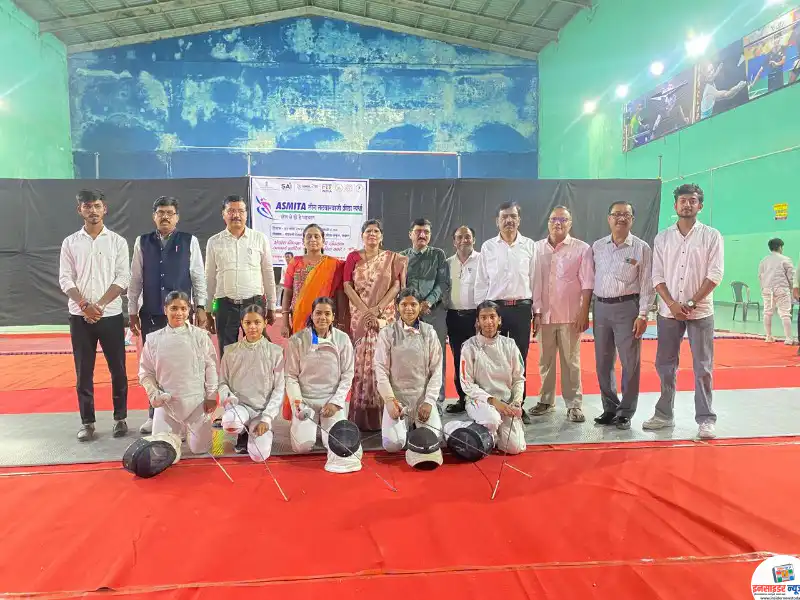 भंडारा जिल्ह्यात पहिल्यांदाच ‘अस्मिता लीग’ महिला तलवारबाजी स्पर्धेचा थरार; १३० रणरागिणींचा सहभाग भंडारा जिल्ह्यात पहिल्यांदाच ‘अस्मिता लीग’ महिला तलवारबाजी स्पर्धेचा थरार; १३० रणरागिणींचा सहभाग