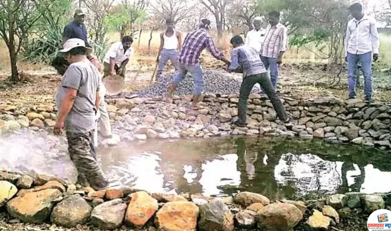 सूखते प्राकृतिक जलस्रोत, बढ़ती जंगलों में पानी की चुनौती सूखते प्राकृतिक जलस्रोत, बढ़ती जंगलों में पानी की चुनौती