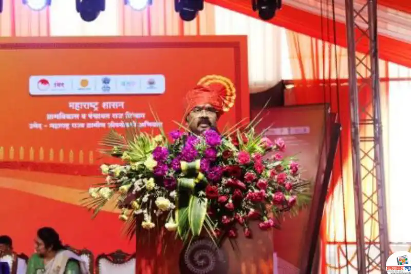 ‘उमेद’ अभियान आणि ‘लखपती दिदी’ या उपक्रमांच्या माध्यमातून ग्रामीण महिलांना स्वावलंबनाची नवी दिशा ‘उमेद’ अभियान आणि ‘लखपती दिदी’ या उपक्रमांच्या माध्यमातून ग्रामीण महिलांना स्वावलंबनाची नवी दिशा