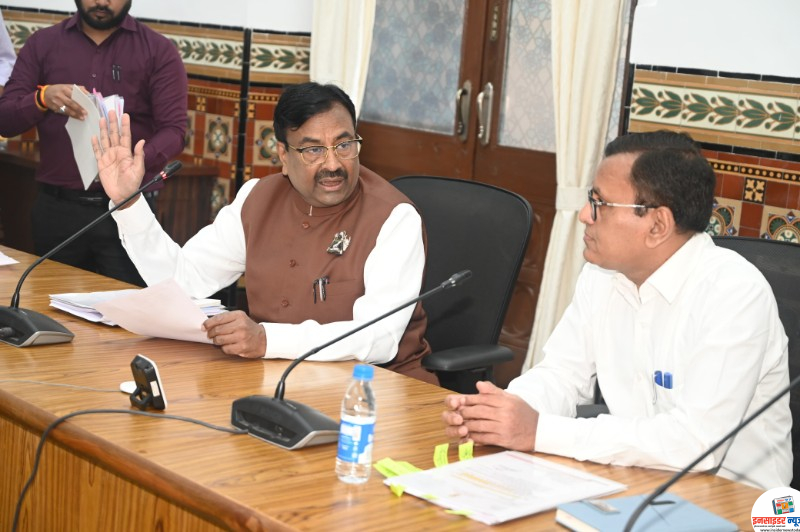 आ.सुधीर मुनगंटीवार यांच्या पुढाकारामुळे चंद्रपूर-बल्लारशा रेल्वे विकासाला मिळणार गती आ.सुधीर मुनगंटीवार यांच्या पुढाकारामुळे चंद्रपूर-बल्लारशा रेल्वे विकासाला मिळणार गती