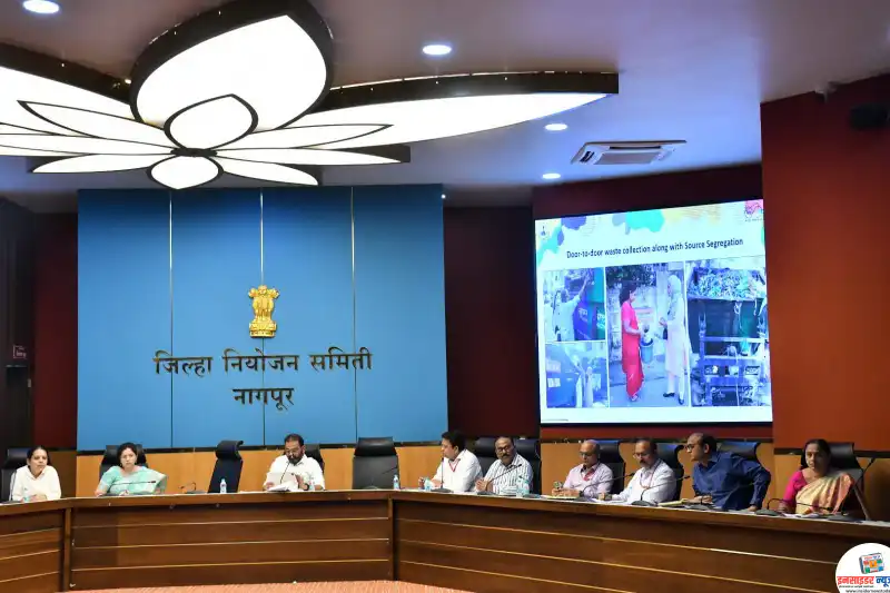 स्वच्छतेत नागपुराला टॉप टेन मध्ये आणण्यासाठी प्रयत्न करा स्वच्छतेत नागपुराला टॉप टेन मध्ये आणण्यासाठी प्रयत्न करा