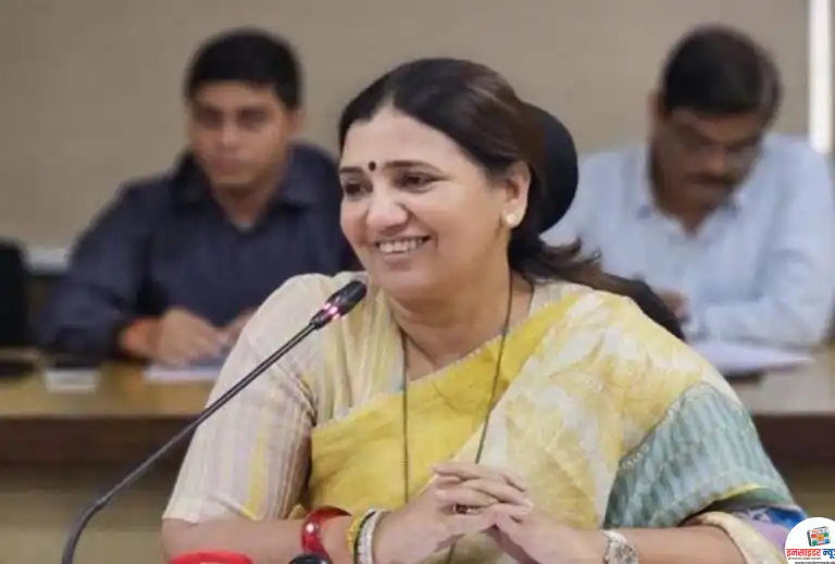 नगरपरिषद व नगरपंचायतीतील सेवाप्रवेश नियमांचा प्रस्ताव शासनाकडे तातडीने सादर करावे  – राज्यमंत्री माधुरी मिसाळ यांचे निर्देश