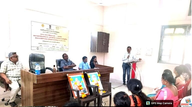 पंचायत समिती येथे महिला बचतगटांना स्वछता प्रशिक्षण