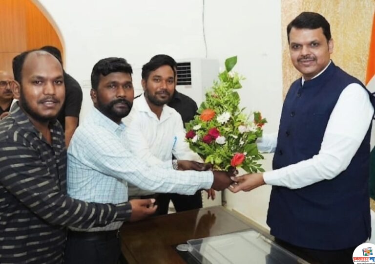 राज्याचे मुख्यमंत्री यांना प्रत्यक्ष भेटून कंत्राटी कामगार संघटनेचे निवेदन सादर प्रलंबित प्रश्नांवर तातडीने निर्णयाची मागणी